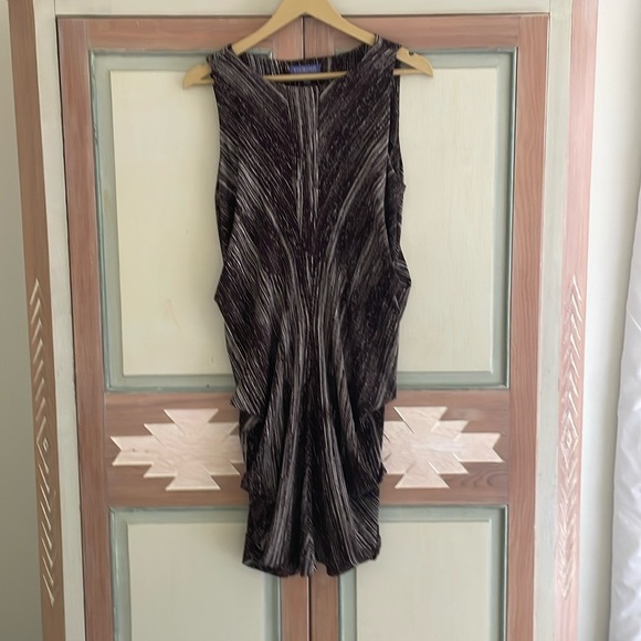 Vivienne Tam | Ruched side abstract print dress. Size Medium. Designer - Picture 7 of 7